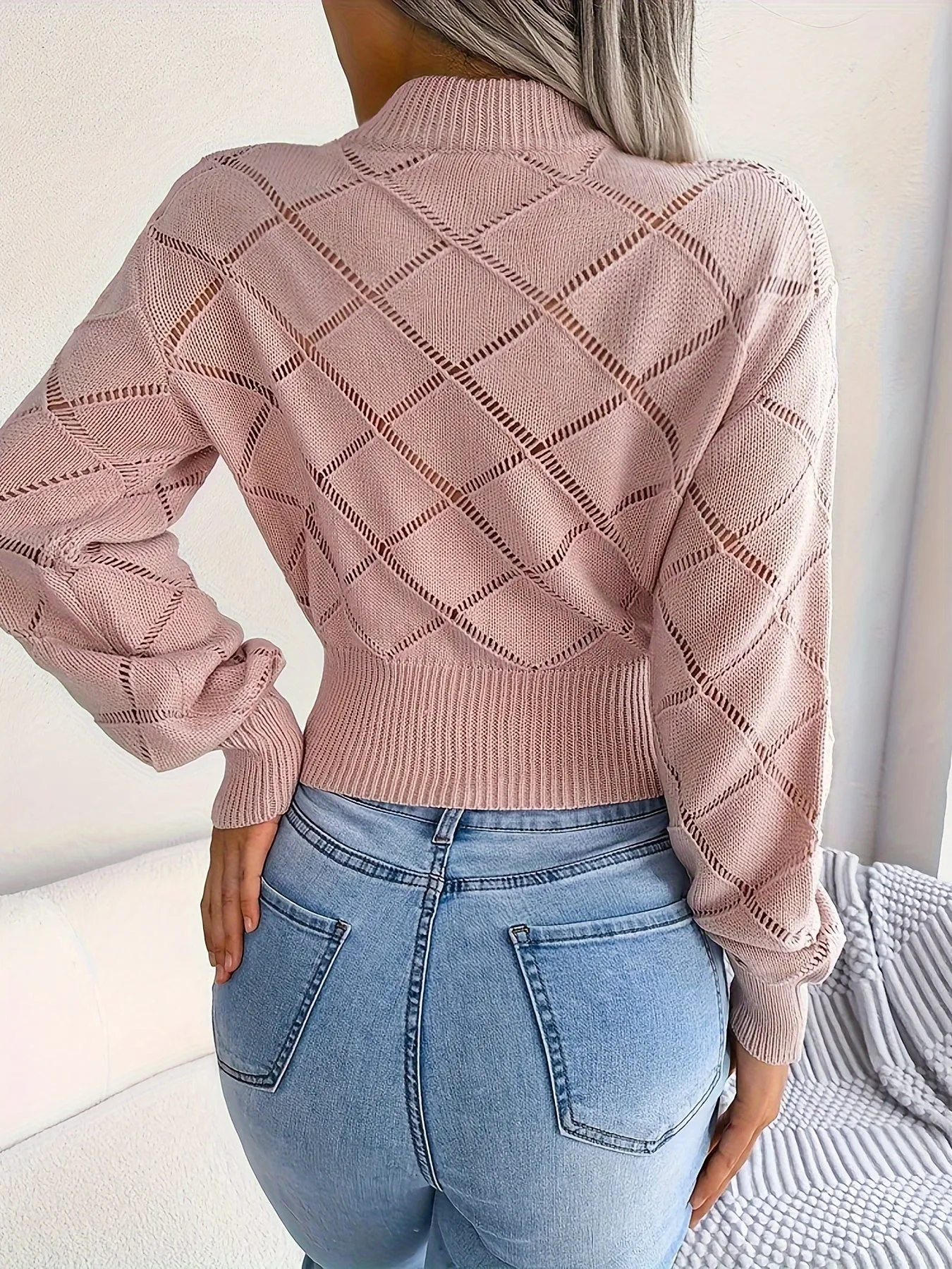 Light Pink Diamond Cut Out Knit Crop Top – Trendy & Chic