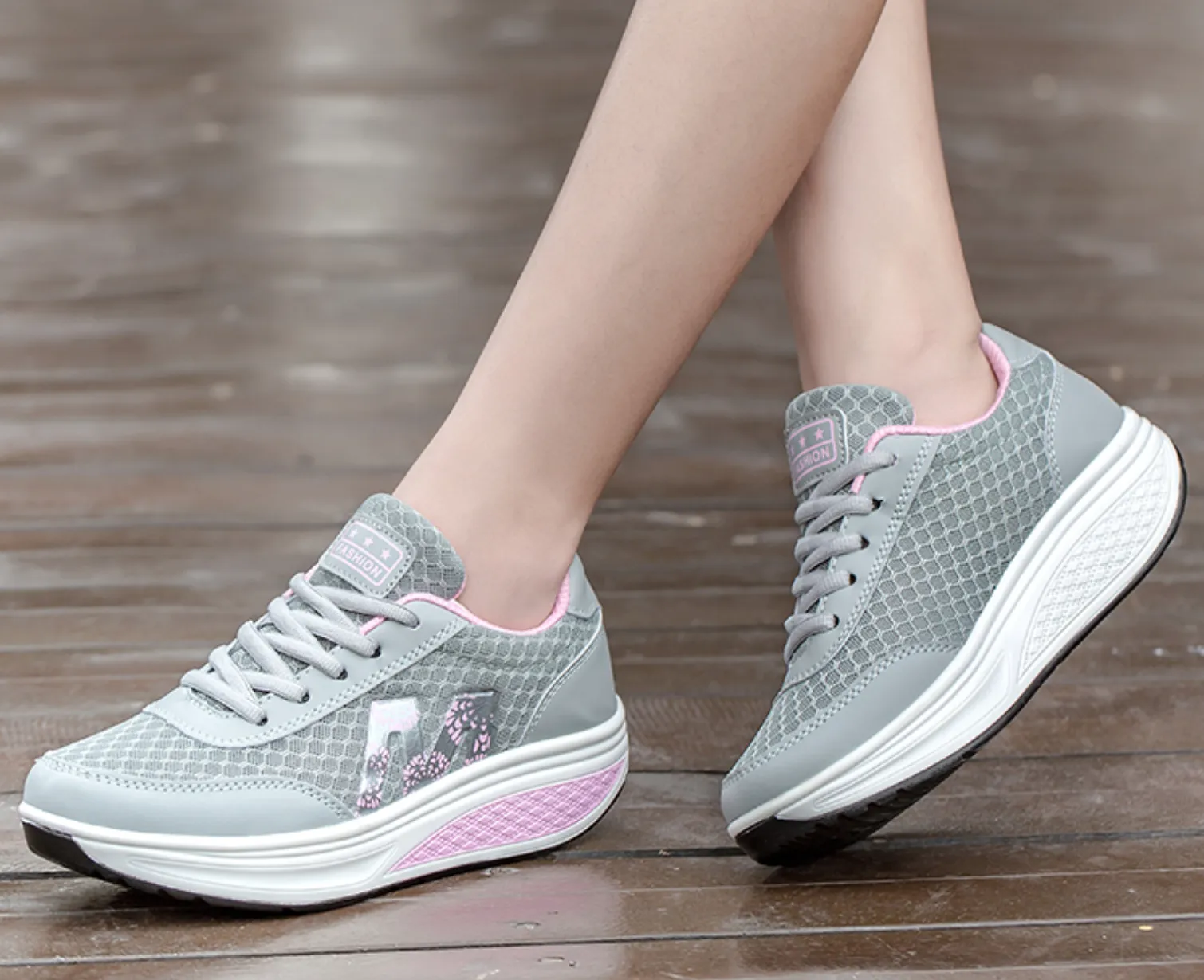 Trendy Sports Shoes With Thick Soles