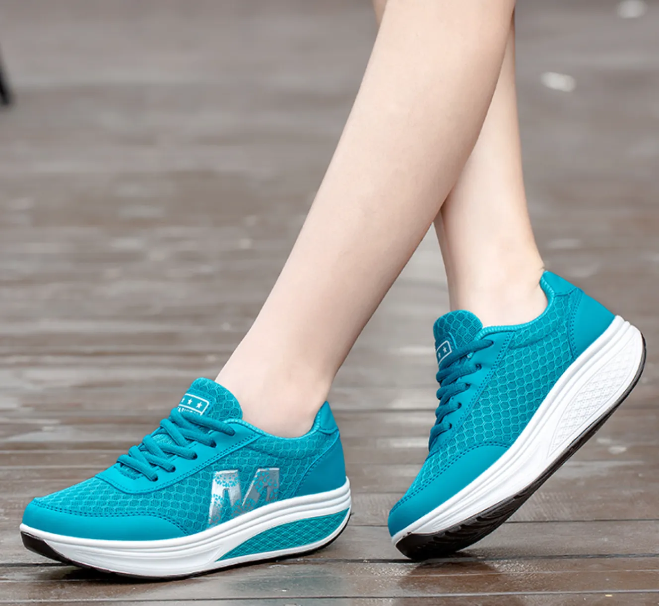 Trendy Sports Shoes With Thick Soles